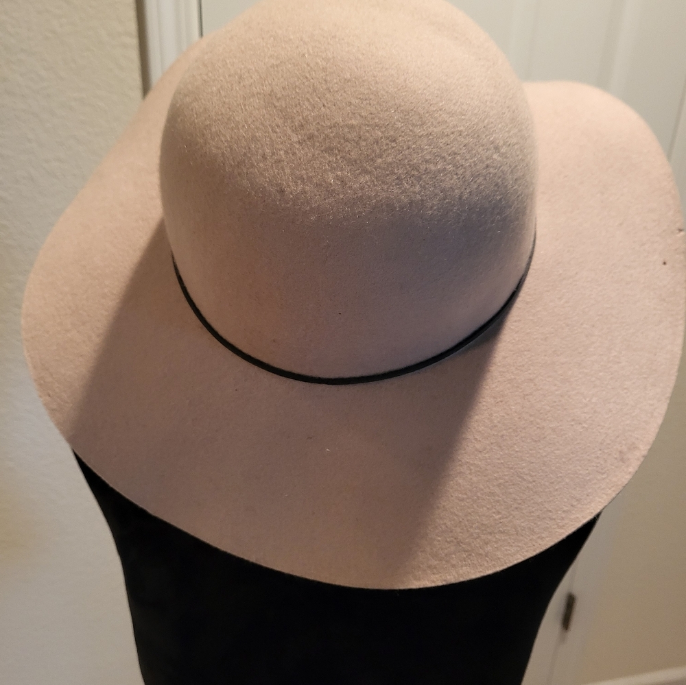 Charming Charlie Womens hat
